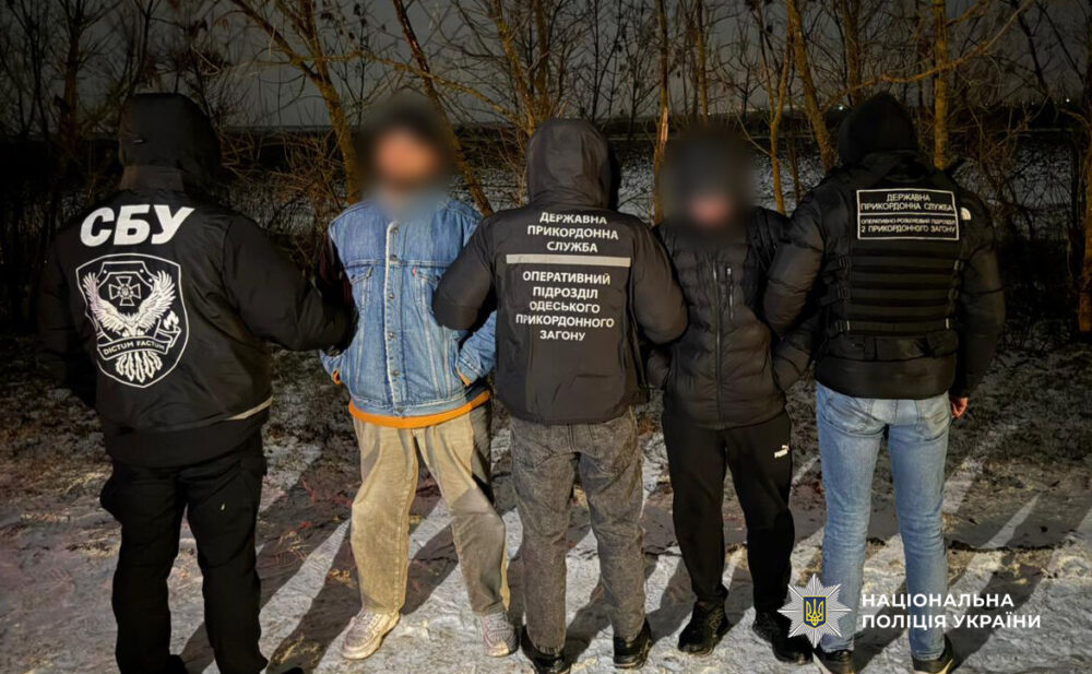 В Одеській області викрили водіїв, які переправляли ухилянтів до молдовського кордону