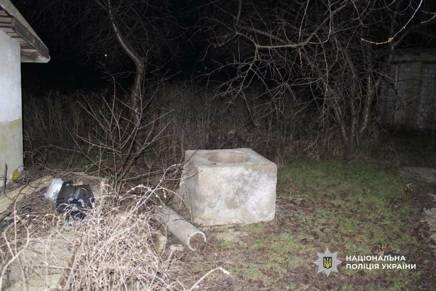 На Одещині у колодязі виявили труп чоловіка — підозрюють жорстоке вбивство
