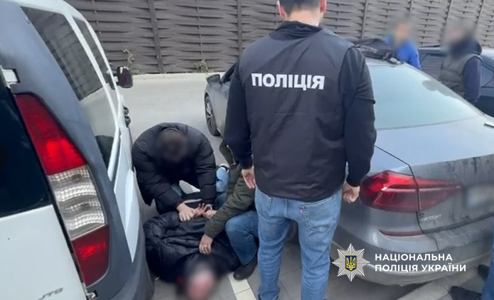 Посадовця РТЦК та СП Одещини затримали за отримання хабара за обіцянку перевести військового у тиловий підрозділ