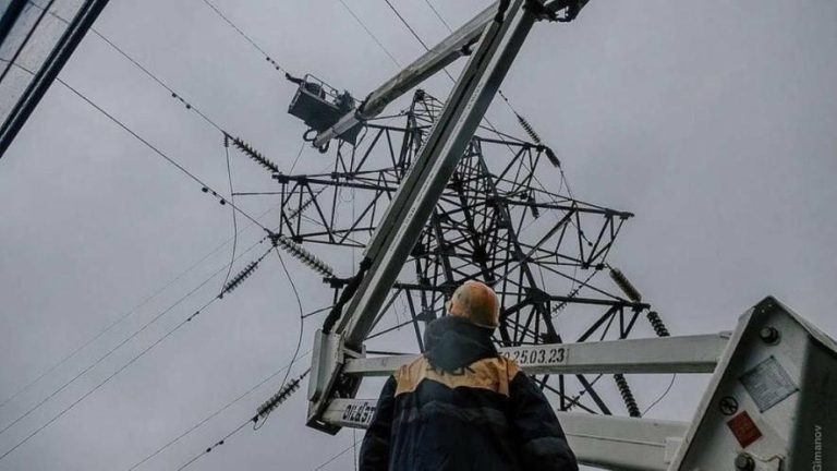 Оприлюднили графіки завтрашніх відключень світла в Одещині