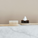 Чи впливає абразивність зубної пасти на стан емалі?