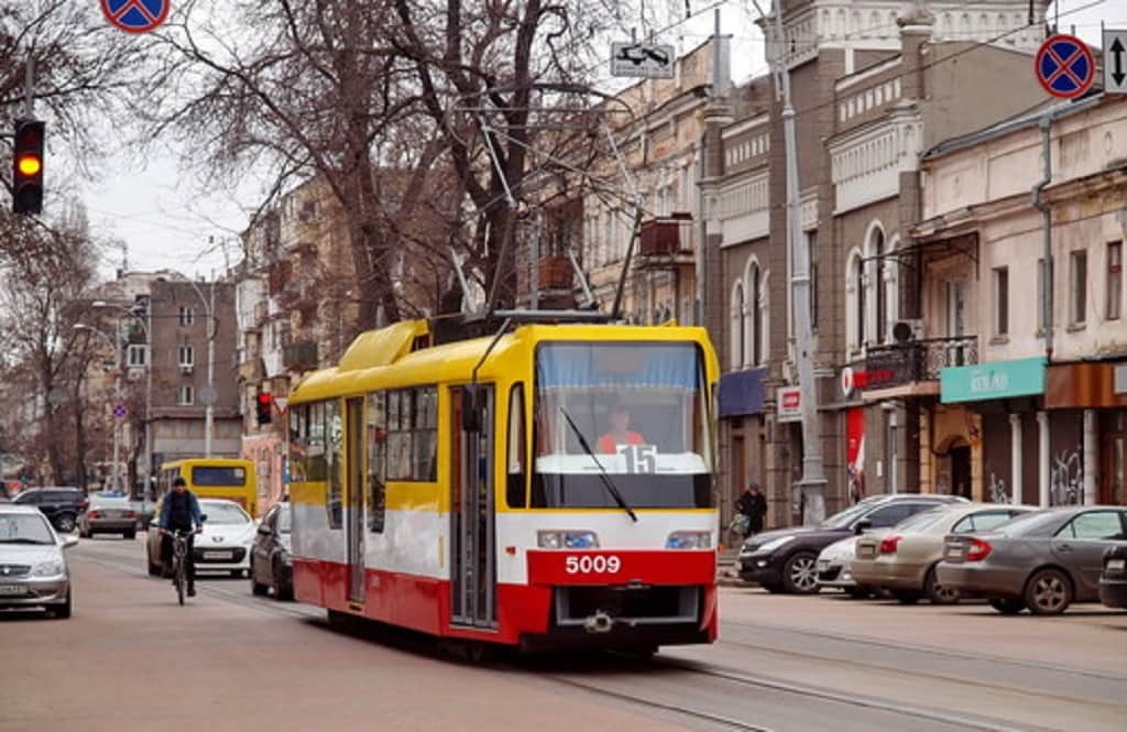 В Одесі відновлюють трамваї й тролейбуси: де й які маршрути працюватимуть 28 березня