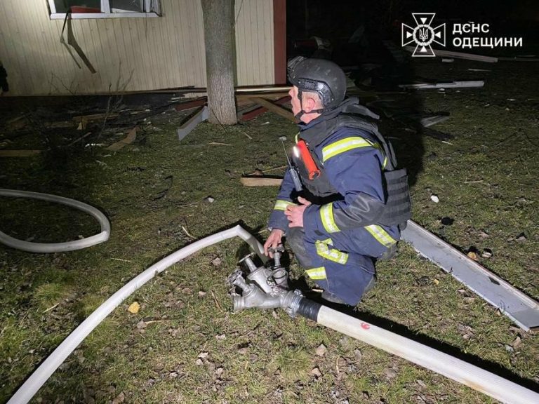 Цієї ночі окупанти вдарили по критичній інфраструктурі Одещини — ФОТО