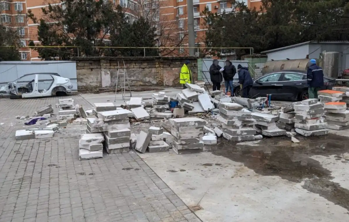 В Одесі за рішенням суду демонтували незаконну автомийку