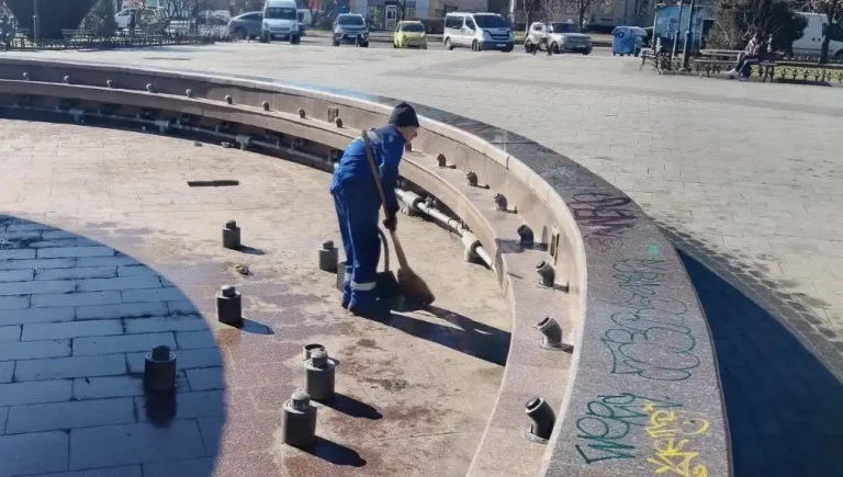 Головний фонтан Одеси постраждав від вандалів (фото)