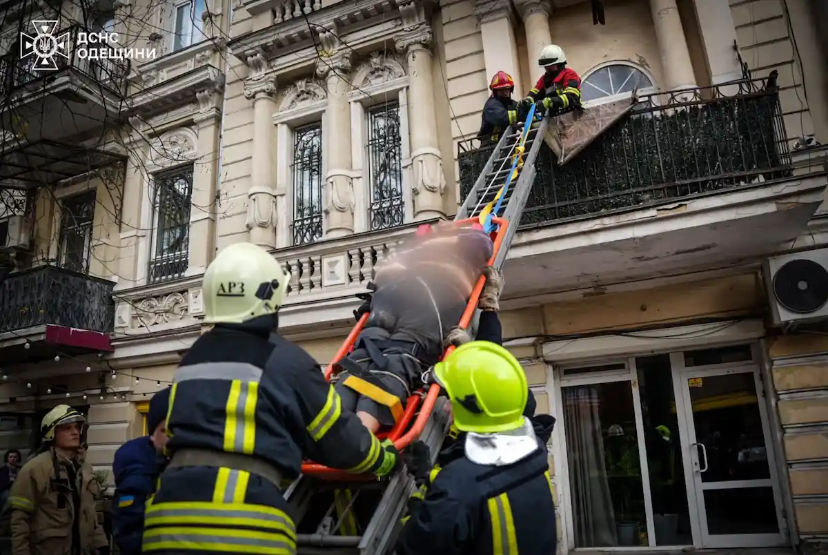 Руйнування балкона в одеському історичному будинку: чому знайти винних так важко