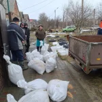 Під загрозою підтоплення: як мешканці Одещини рятують свої будинки — фоторепортаж