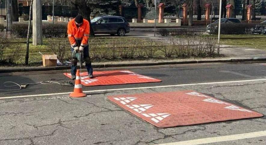 Фонтанська дорога в Одесі отримала нові пристрої обмеження швидкості — ФОТО