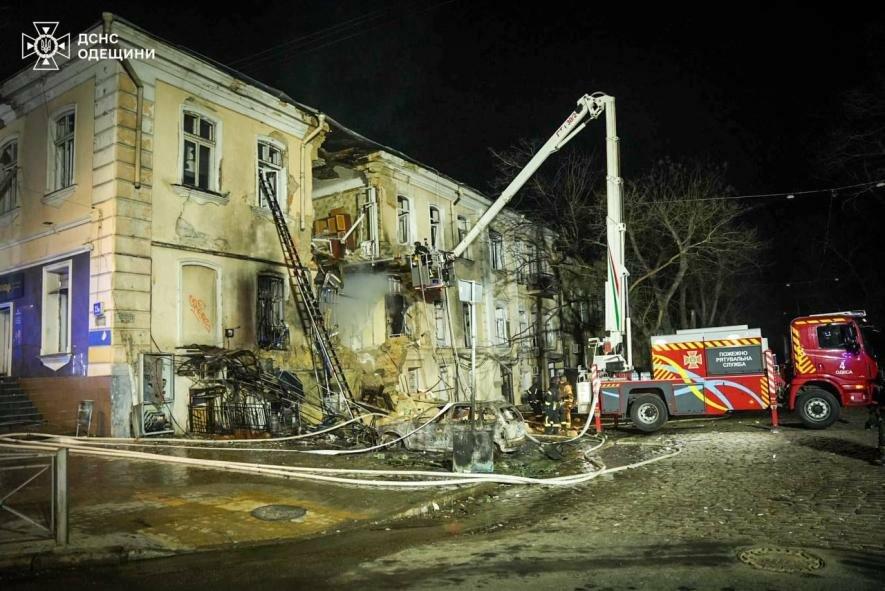 Вогняна атака на Одесу: зруйновані будинки, палаючі квартири і поранені — ФОТО