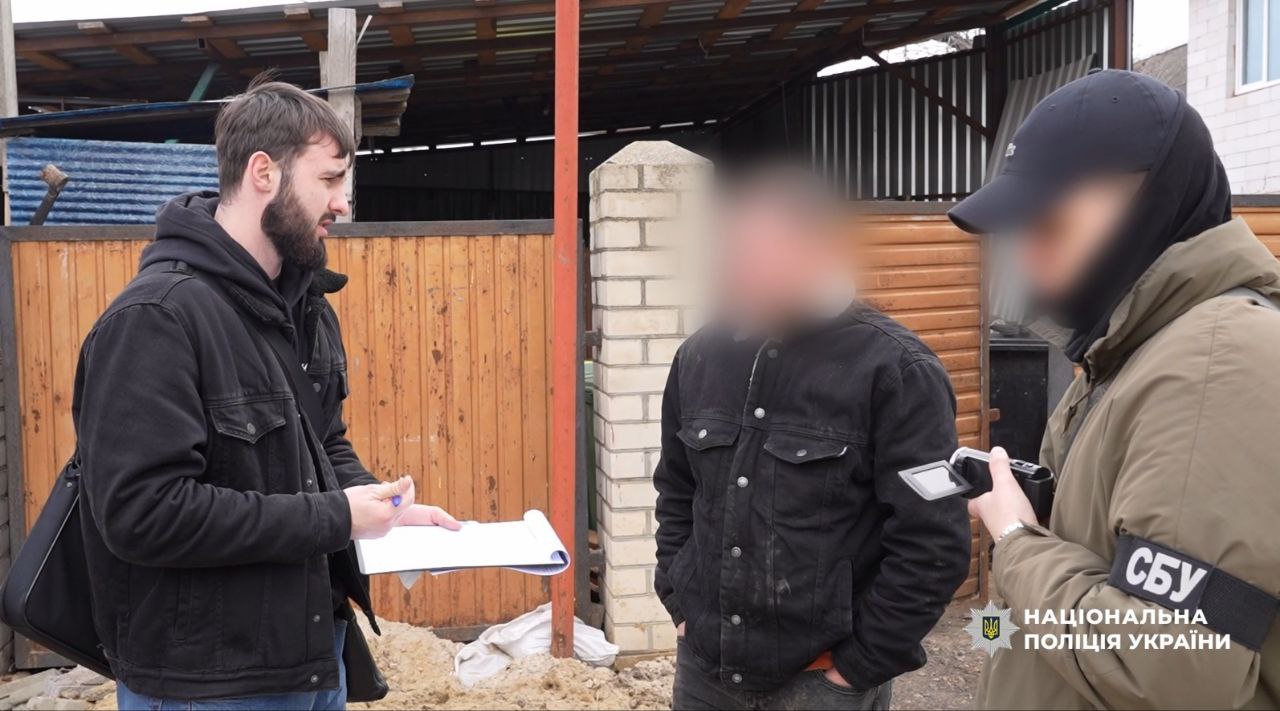 Посадовці комунального підприємства в Одещині вимагали «відкати» від компанії, що чистила каналізацію