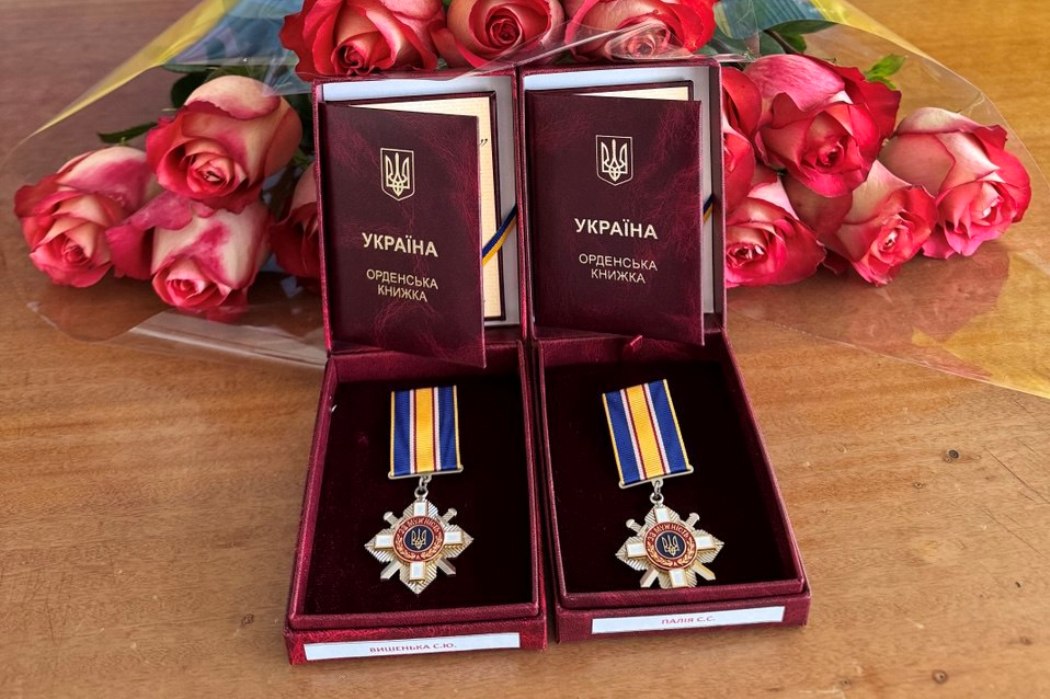 У Вилківській громаді рідним загиблих військовослужбовців вручили посмертні нагороди Героїв