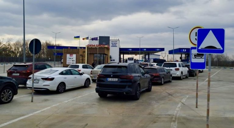 На трасі Одеса–Рені зростають затори: біля кордонів утворюються черги