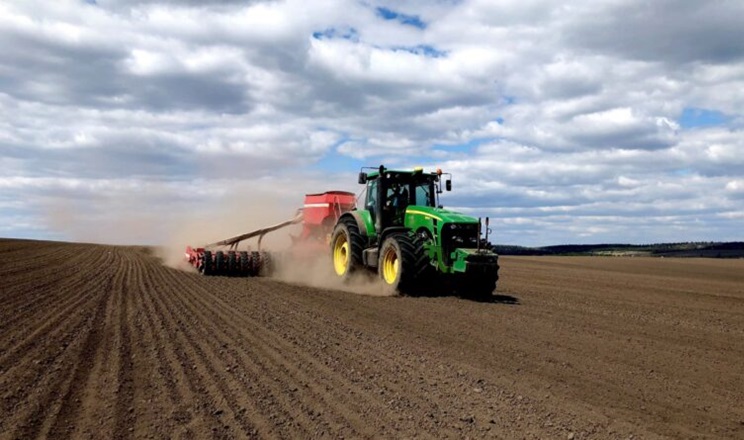 Весна на полях Одещини – аграрії вже вийшли в поле