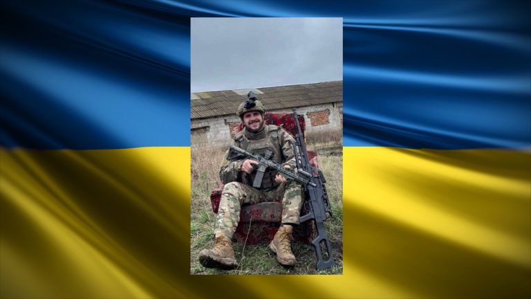 Білгород-Дністровський проводить в останню путь 28-річного азовця Артема Панова