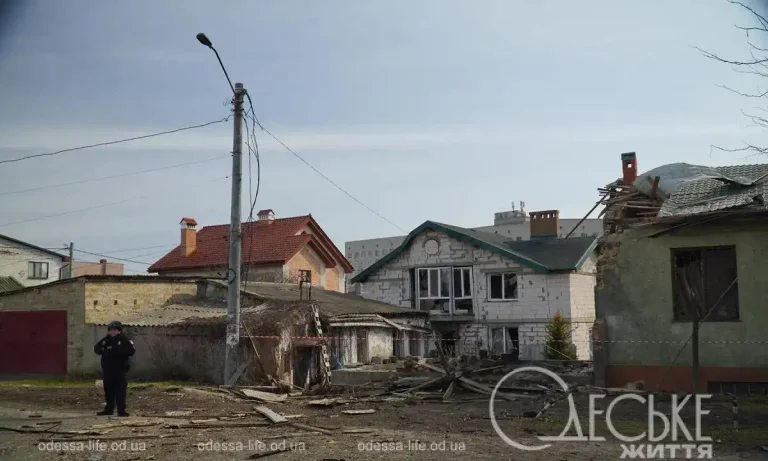 Ранковий удар по Одесі: безпілотник зруйнував приватний будинок