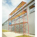 Фасадні рамні риштування: як обрати надійне обладнання для висотних робіт