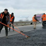 В Одещині розгорнули масштабний ремонт доріг: М-05 виявилася найпроблемнішою після зими