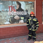 В Одесі дитина опинилася заблокованою на відкритому балконі багатоповерхового будинку