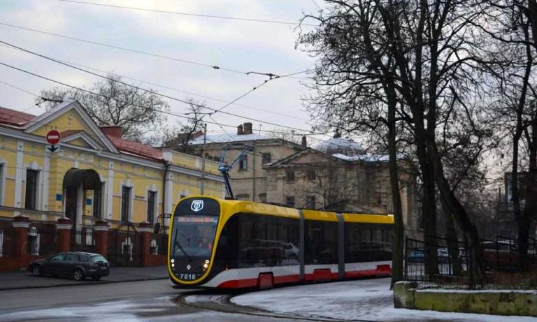 В Одесі через відключення світла в двох районах трамвай №5 пішов іншим маршрутом