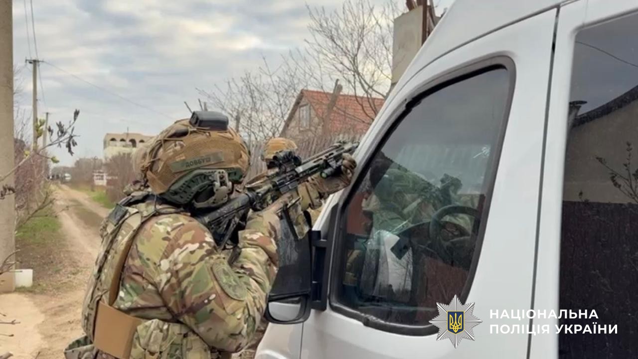 У Одесі під час затримання загинув підозрюваний, який відкрив вогонь по патрульним