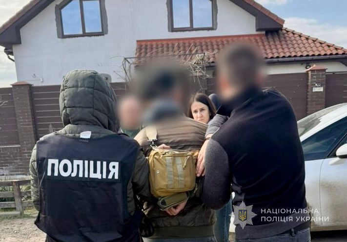 В Одеській області поліція викрила військовослужбовця, який вимагав 2 500 доларів за службу в тилу