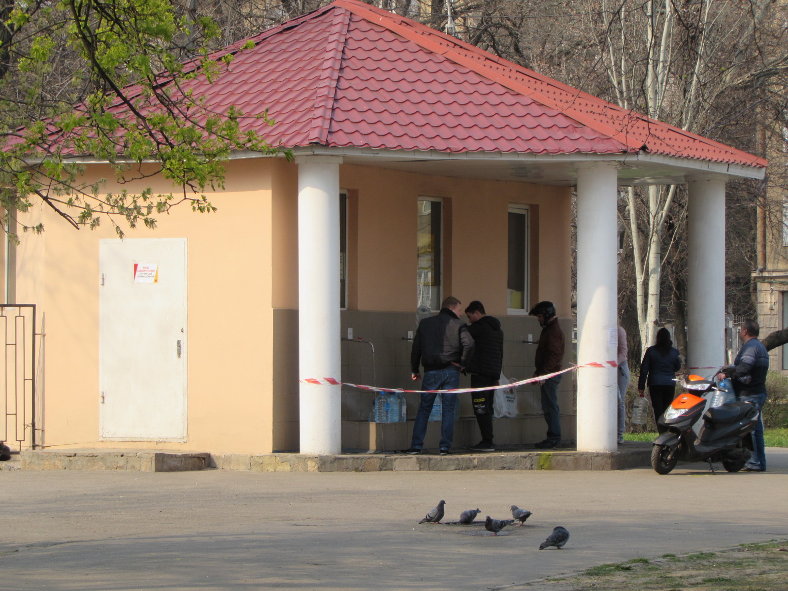 У центрі Одеси на два дні призупинять роботу бювету — адреси, де тимчасово не буде води