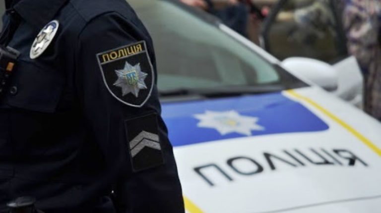 В Одесі патрульні завдали чоловіку перелому руки на очах у ТЦК