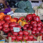 Черемушки в Одесі: як підскочили ціни і скільки тепер коштують продукти