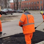 Дорожні роботи в Одесі паралізують рух — у місті утворилися затори