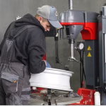 В Одесі подорожчали шини — скільки зараз коштує перевзути авто