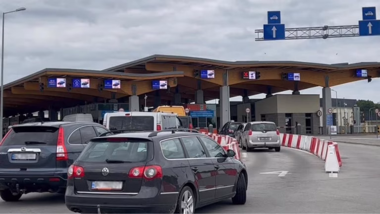 Масштабні затори на виїзді з Одеси до молдовського кордону зараз