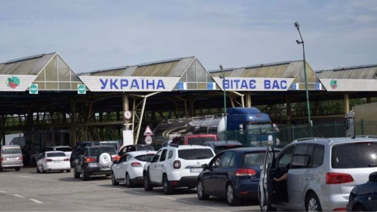 Рух до Молдови з Одеси ускладнений через масштабні затори