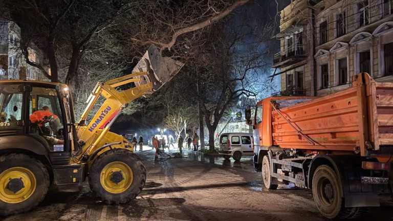 Нічний обстріл Одеси: російські війська вбили подружжя