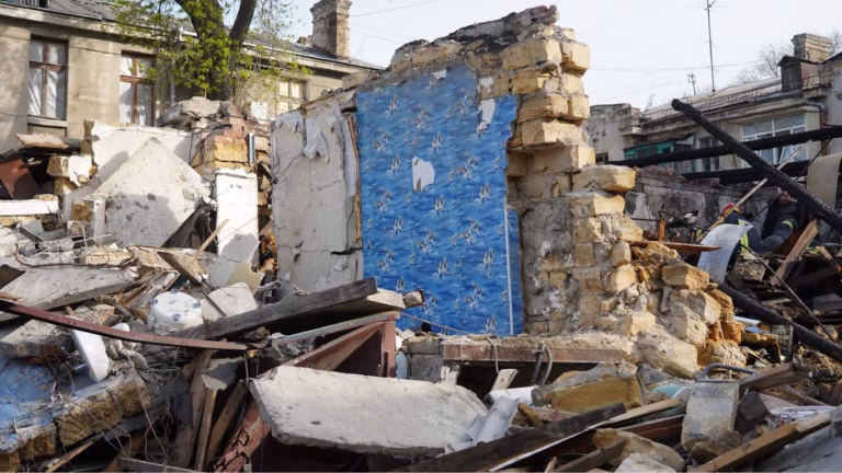 Одеські руйнування після атаки — фоторепортаж із місць ударів