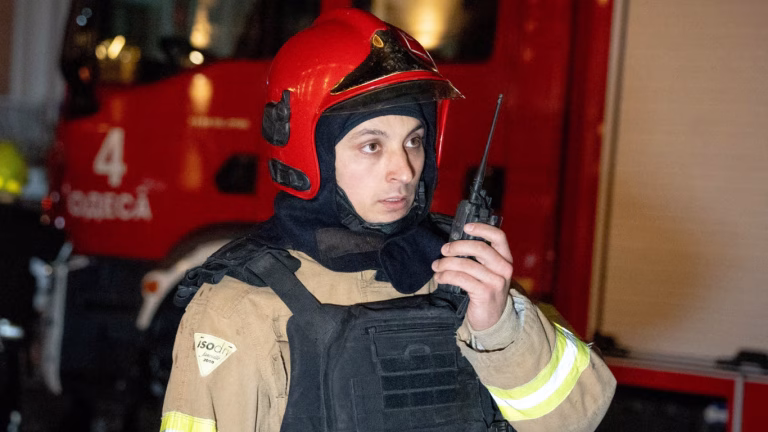 Одесу атакували дрони — пошкоджені будівлі та автостоянка