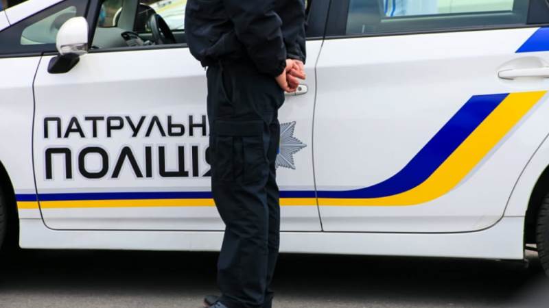 У Одесі нетверезий чоловік кинувся з ножем на перехожих та поранив дитину