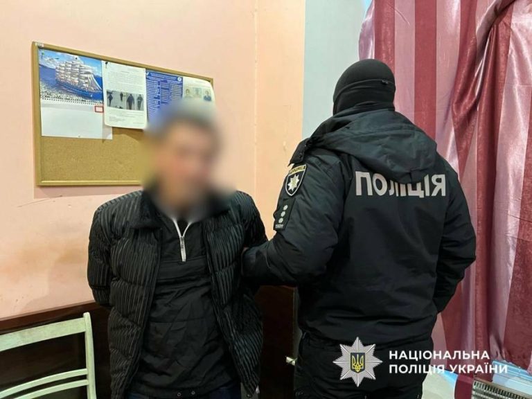 В Одесі судитимуть нападників, які вчинили розбій з іграшковим пістолетом — ФОТО