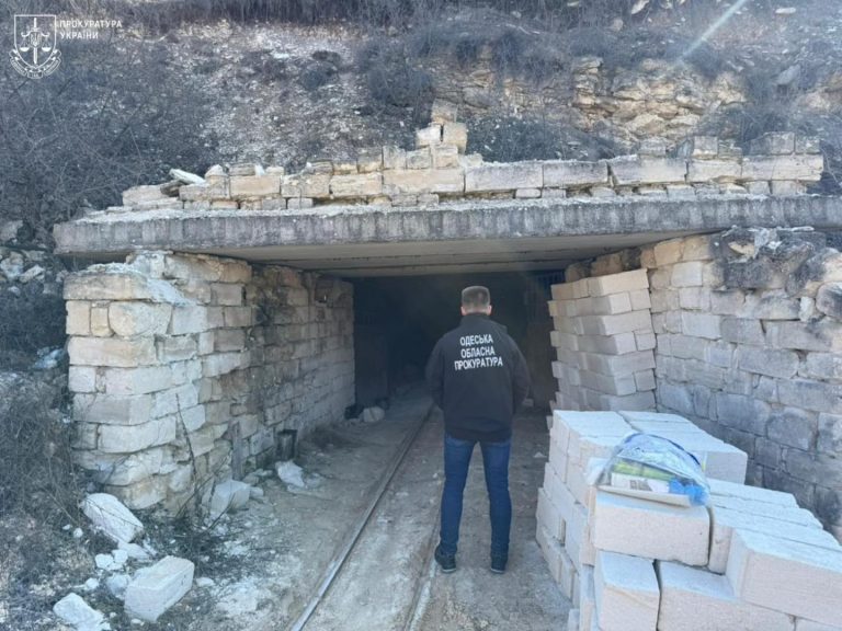 В Одеській області розкрили та припинили масштабну схему незаконного видобутку понад 200 тис тонн вапняку