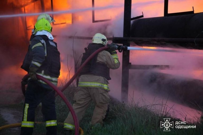 Серія ударів безпілотників вразила Одесу й область — пошкоджено енергетичний об’єкт і порт