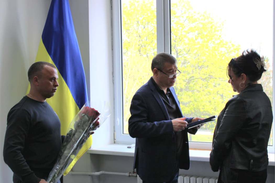 У Білгород-Дністровському районі родинам полеглих у війні героїв вручили посмертні нагороди