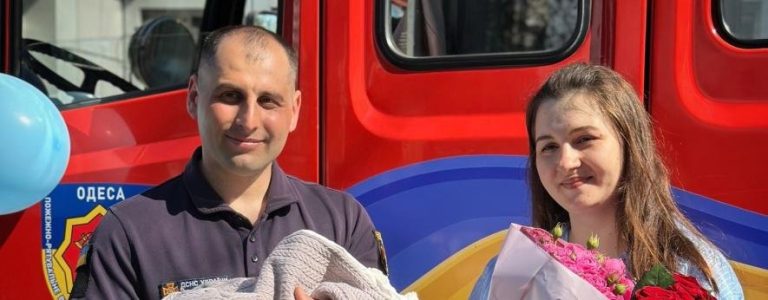 В Одесі у сім’ї рятувальників народився малюк — ФОТО