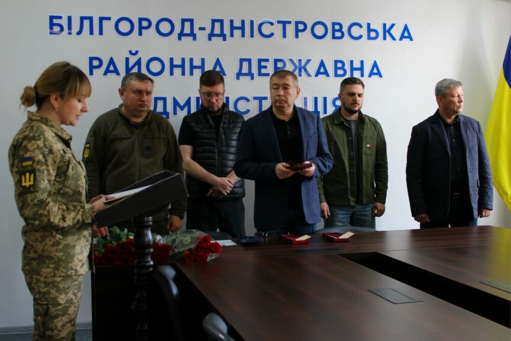 Сім’ям загиблих героїв Білгород-Дністровщини вручили державні відзнаки