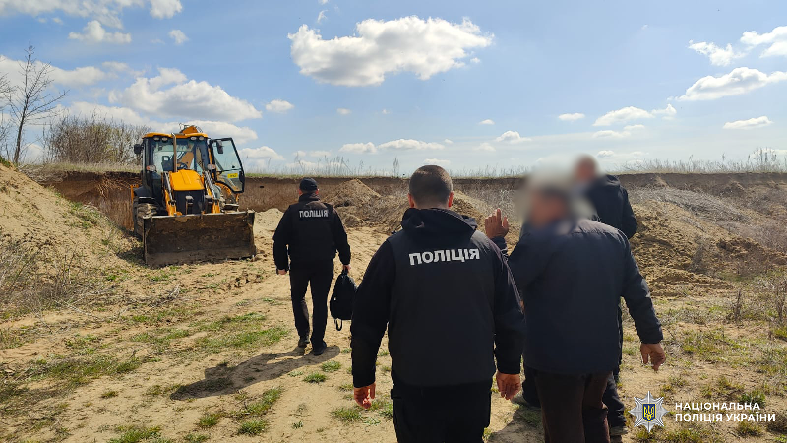 В Одещині посадовці комунального підприємства запустили незаконний промисел із видобутку піску