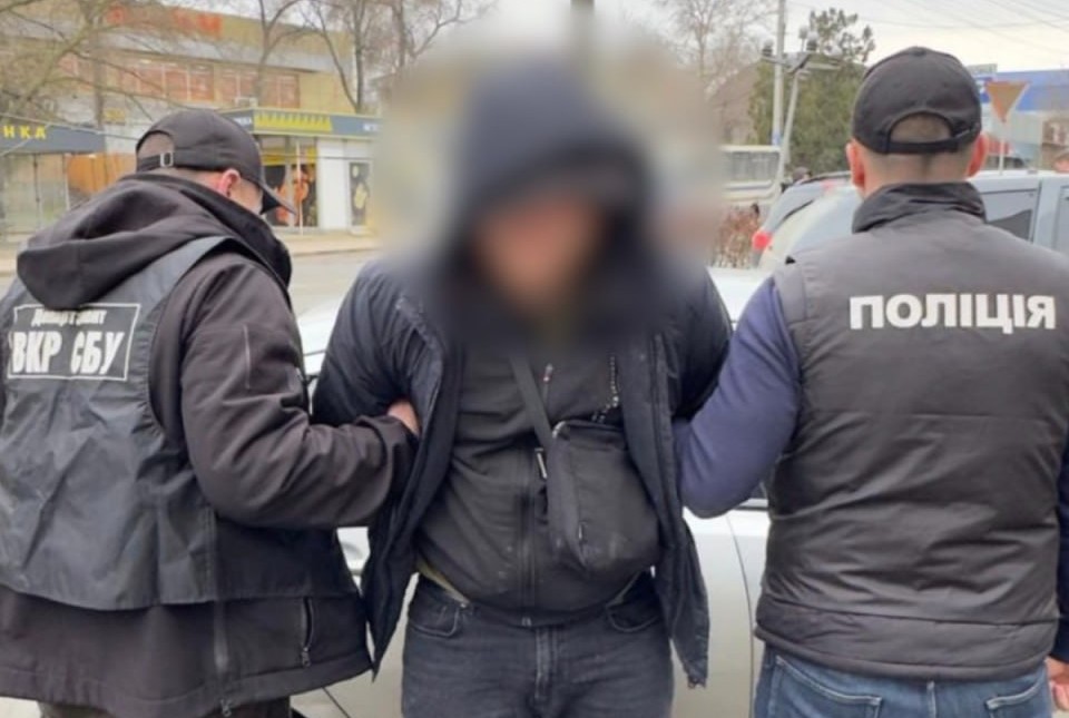 Офіцер Білгород-Дністровського територіального центру комплектування та соціальної підтримки вимагав від чоловіка 3 000 доларів за відстрочку мобілізації