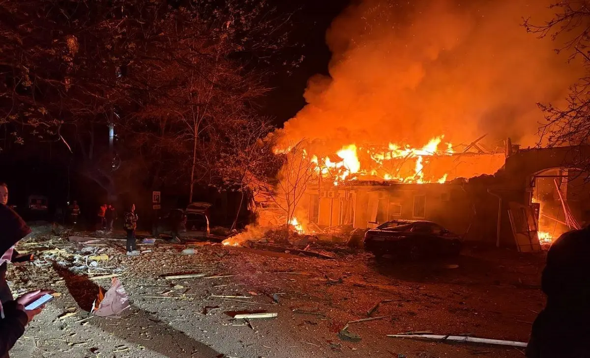 Ворожий обстріл житлових кварталів Одеси: зруйновано будинки, є постраждалі (фото)