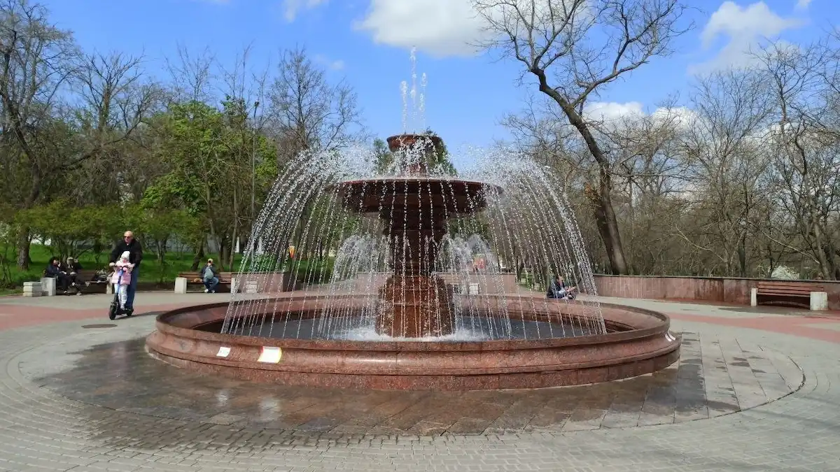 Ранкова Одеса: нові фонтани наповнюють місто життям