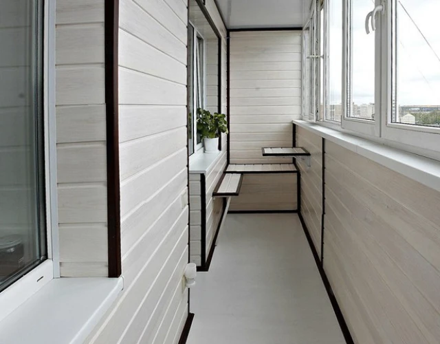 Сучасне облаштування балкона: від скління до створення затишної кімнати під ключ