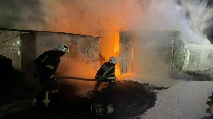 Нічні обстріли Одещини: пошкоджено порт, транспорт, будинки, заповідник та адміністративну будівлю — ФОТО