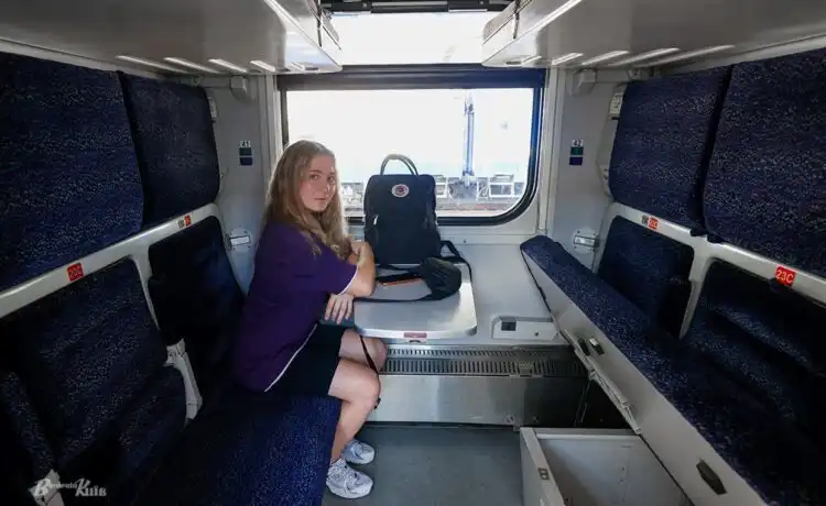 У двох додаткових поїздах із Одеси введуть вагони лише для жінок