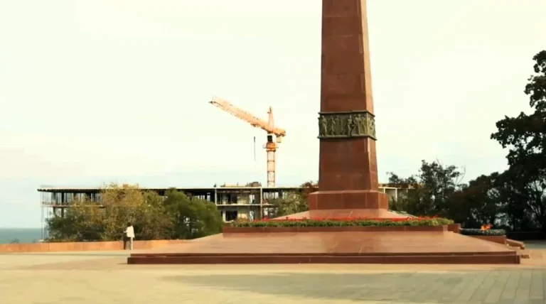 Розслідування: як в Одесі легалізують самовільно добудовані поверхи